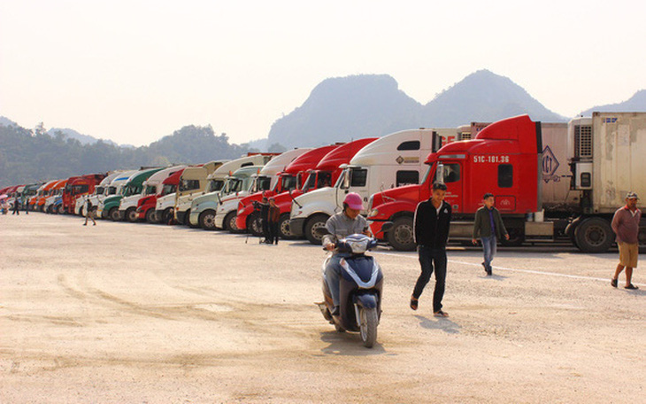 Từ 1-7, xe chở hàng của Việt Nam nhập cảnh Trung Quốc phải mua bảo hiểm