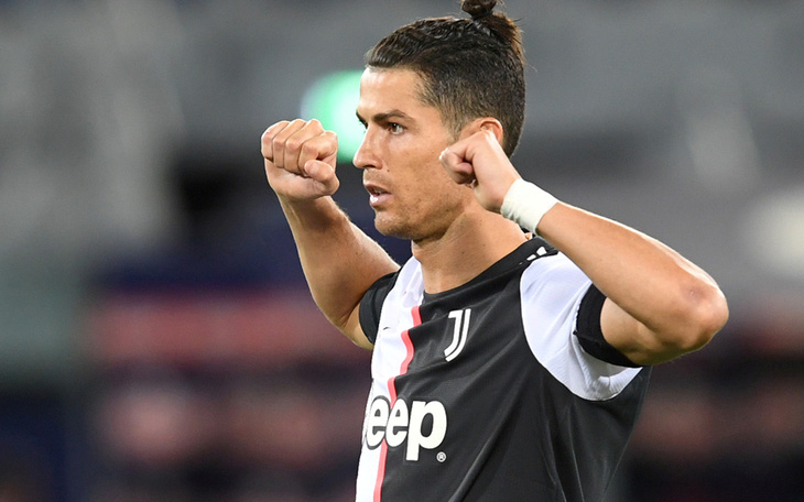 Ronaldo rực sáng, Juventus thắng đậm Lecce