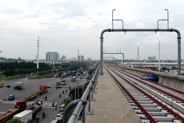 Phó thủ tướng Phạm Bình Minh thị sát tuyến metro Bến Thành - Suối Tiên - Ảnh 2.