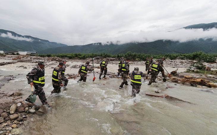 Lũ lụt ở Trung Quốc làm nhiều người chết, ông Tập yêu cầu tập trung nỗ lực cứu hộ