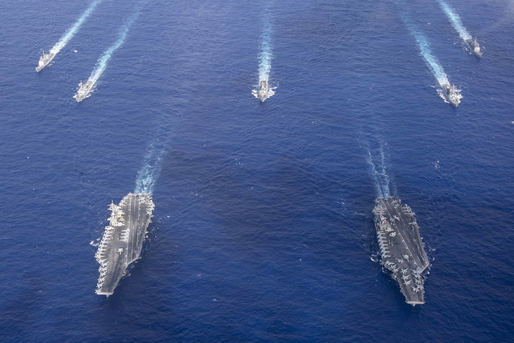 Mỹ, Trung nắn gân nhau bằng tập trận ầm ĩ trên biển - Ảnh 8.