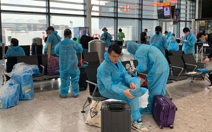 Hai ngày đưa 340 công dân Việt Nam từ Anh về nước
