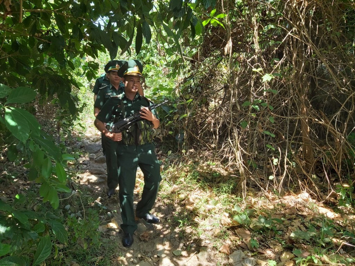 Huy động nhiều trinh sát kinh nghiệm vây bắt phạm nhân vượt ngục trên đèo Hải Vân - Ảnh 9.