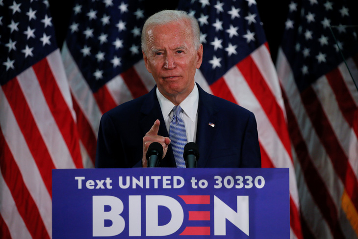 Ông Biden chính thức được đề cử bên Đảng Dân chủ đấu ông Trump - Ảnh 1.