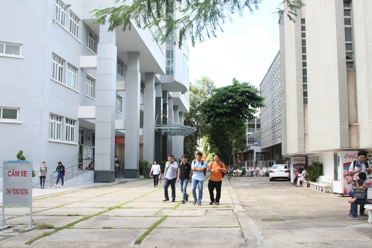 ĐH Y dược TP.HCM cấp hơn 15,4 tỉ học bổng cho tân sinh viên - Ảnh 1.