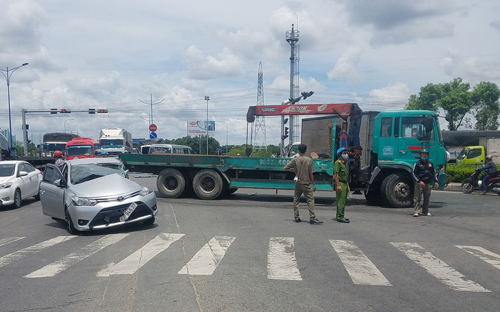 Tai nạn liên hoàn 7 xe ở quận Bình Tân, nhiều người bị thương