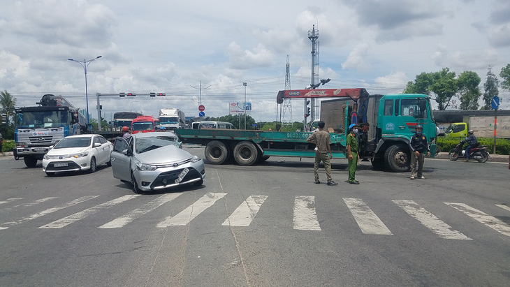 Tai nạn liên hoàn 7 xe ở quận Bình Tân, nhiều người bị thương - Ảnh 2.
