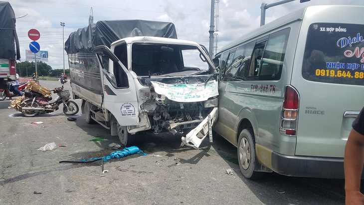 Tai nạn liên hoàn 7 xe ở quận Bình Tân, nhiều người bị thương - Ảnh 1.
