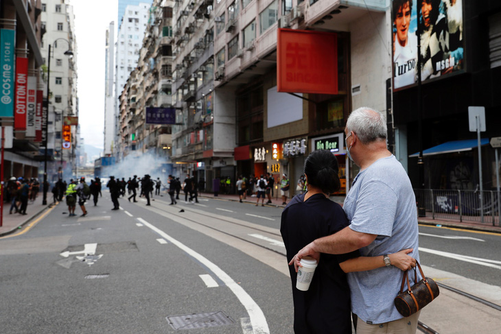 Bắc Kinh dùng luật an ninh để giữ Hong Kong trong tâm phục khẩu phục? - Ảnh 3.