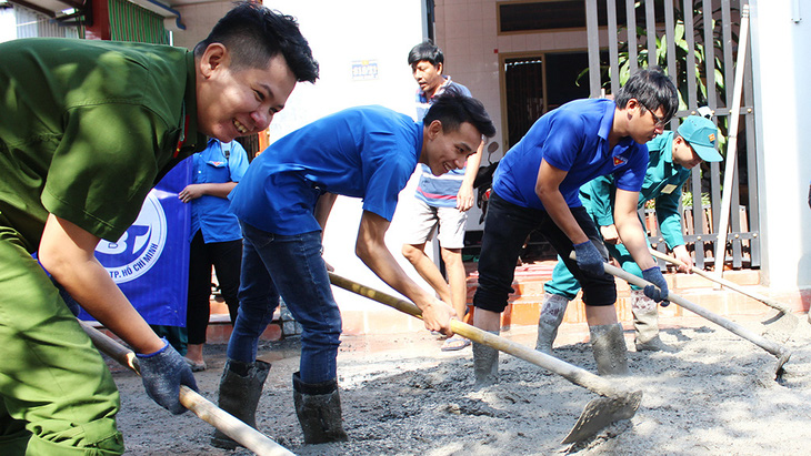 Thắp lửa hè tình nguyện trên thành phố Bác - Ảnh 1.