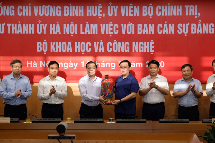 Chủ tịch Hà Nội Nguyễn Đức Chung: ‘Làm rõ ứng dụng KH-CN trong phát triển - Ảnh 1.