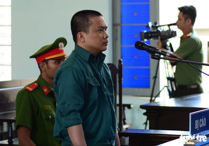 Nguyên kế toán trưởng Trung tâm y tế Phan Thiết hầu tòa về hành vi tham ô - Ảnh 1.