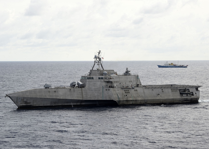 Mỹ tuyên bố hết trung lập trong vấn đề Biển Đông, điều tàu chiến thách thức Trung Quốc - Ảnh 2.