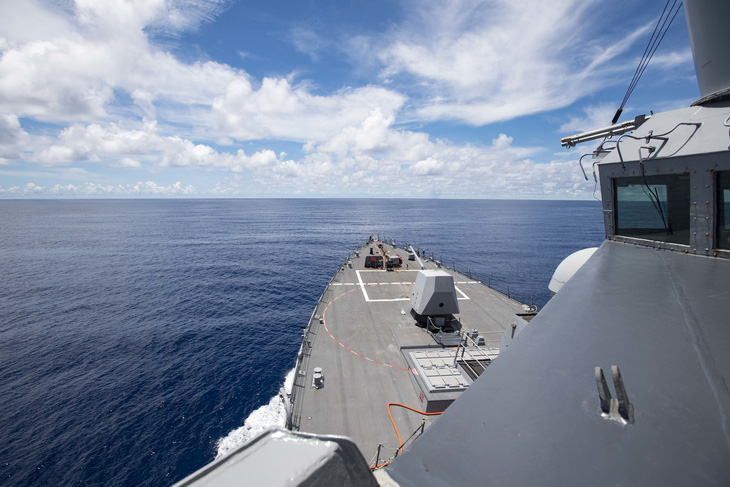Mỹ tuyên bố hết trung lập trong vấn đề Biển Đông, điều tàu chiến thách thức Trung Quốc - Ảnh 1.