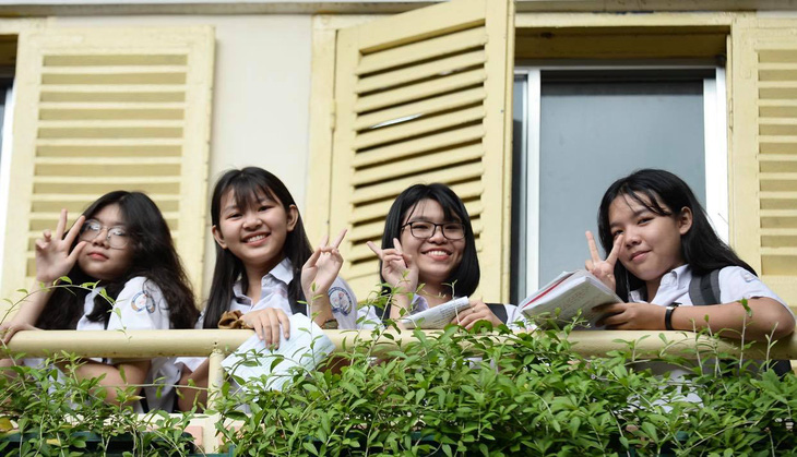 Sáng nay thi lớp 10 ở Hà Nội, TP.HCM: Dù kết quả thế nào thì bố mẹ vẫn yêu con - Ảnh 5.
