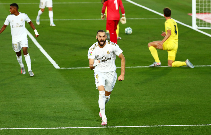 Benzema lập cú đúp đưa Real Madrid lên ngôi vô địch La Liga - Ảnh 2.