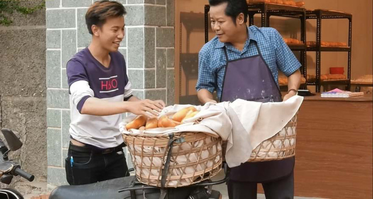 Nghệ sĩ Thanh Nam: Từ chủ tiệm bánh Bố là tất cả đến người bán Bánh mì ông Màu - Ảnh 1.