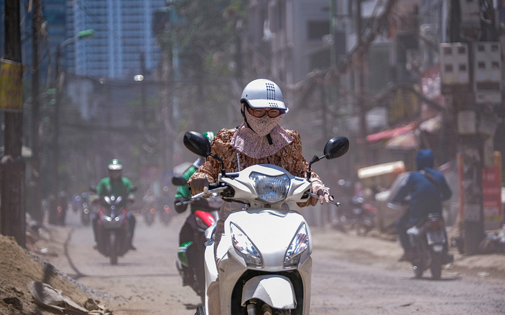 Khẩn cấp kiểm soát ô nhiễm không khí ở TP.HCM, Hà Nội
