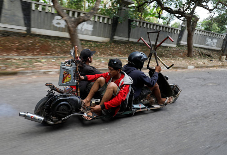 Những chiếc xe Vespa không đụng hàng ở Indonesia - Ảnh 5.