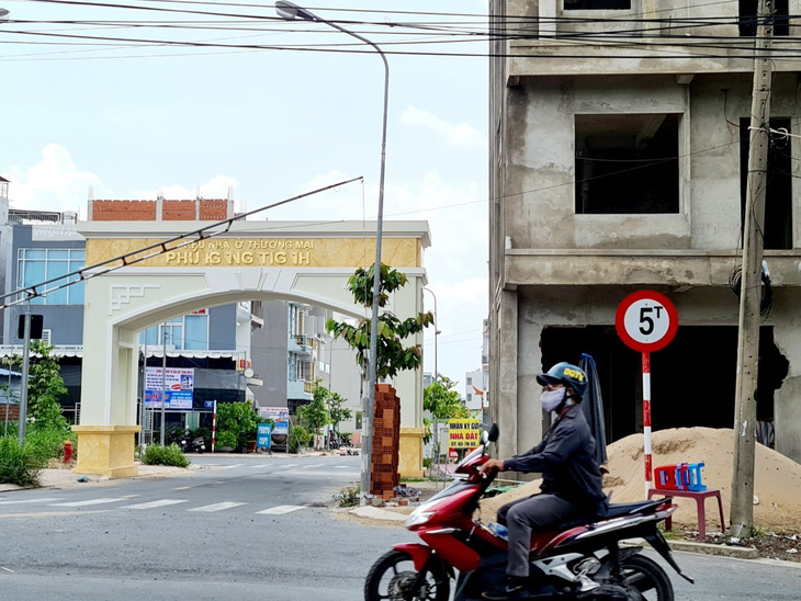 Phó thủ tướng yêu cầu làm rõ thông tin sai phạm đất đai tại Bình Dương - Ảnh 1.