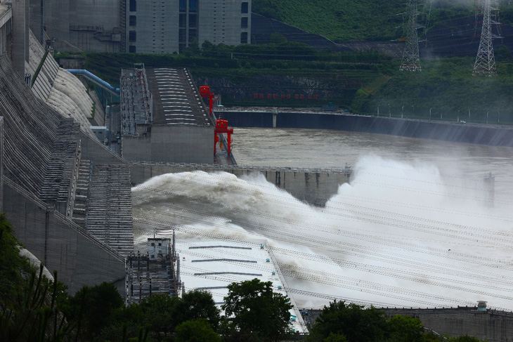 Lưu lượng Trường Giang đang gấp ngàn lần sông Sài Gòn, Trung Quốc phát cảnh báo hồng thủy số 1 - Ảnh 1.