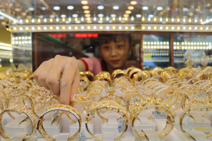 Giá vàng trong nước tăng phá vỡ các kỷ lục, lên hơn 51 triệu đồng/lượng - Ảnh 1.