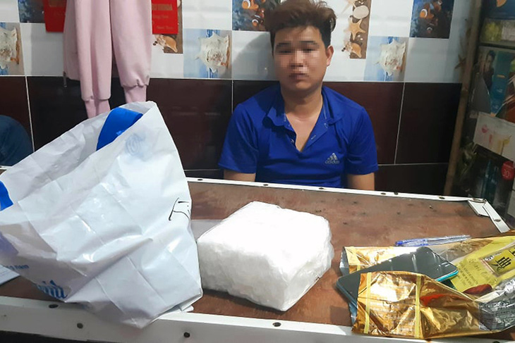 Bắt nhóm 5 người đưa ma túy từ Nghệ An mang vô Đồng Nai bán - Ảnh 1.