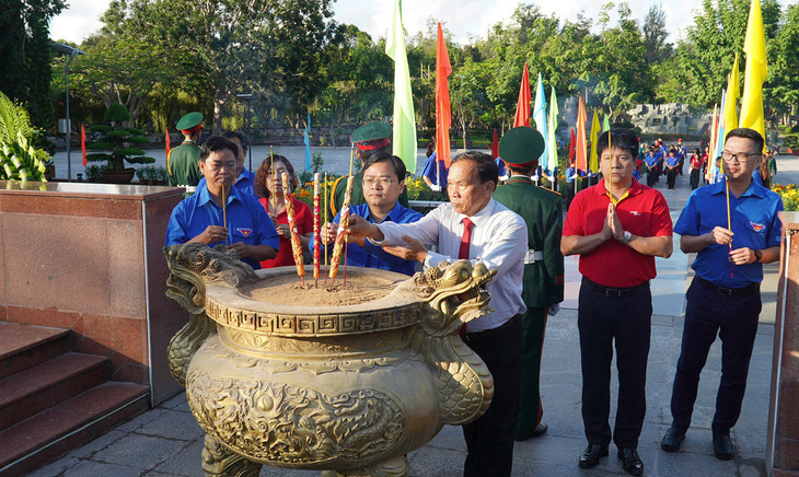 Vietjet cùng hành trình Tôi yêu Tổ quốc tôi tới Côn Đảo - Ảnh 1.