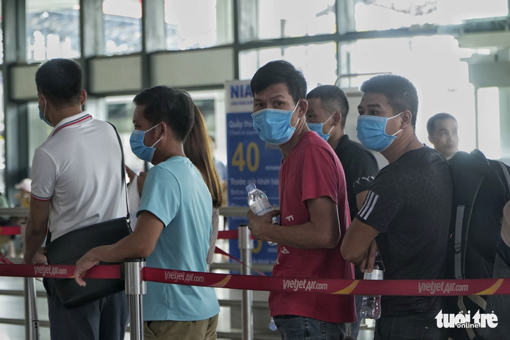 Hàng ngàn khách hủy chuyến bay đến Đà Nẵng - Ảnh 1.