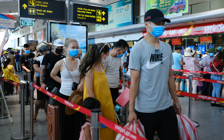 Hàng không tăng chuyến tối đa đưa du khách rời Đà Nẵng trước 0h ngày 28-7