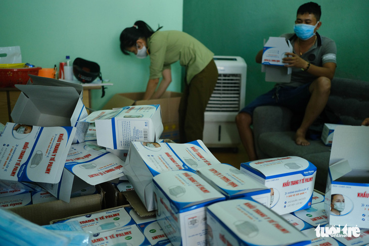 Đà Nẵng tạm giữ 21.000 khẩu trang y tế không hóa đơn chứng từ - Ảnh 1.