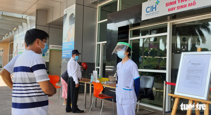 Bệnh viện Quốc tế City theo dõi sức khỏe y bác sĩ tiếp xúc người nghi nhiễm COVID-19 - Ảnh 2.