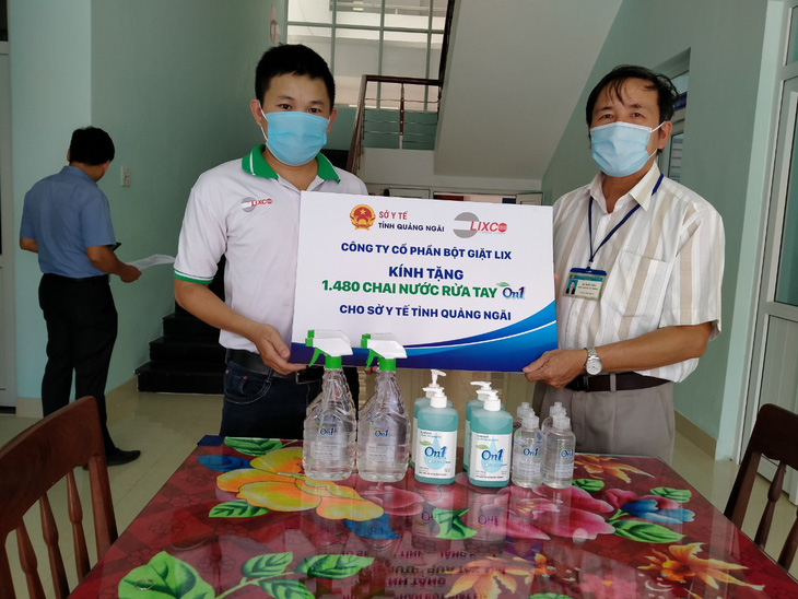 Tiếp sức hơn 2.000 lít dung dịch rửa tay On1 đến Đà Nẵng, Quảng Nam, Quảng Ngãi - Ảnh 2.