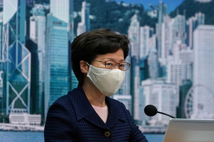 Hong Kong hoãn bầu cử Hội đồng lập pháp vì COVID-19 - Ảnh 1.