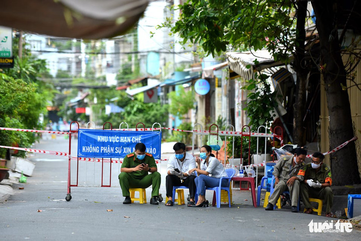 TP.HCM có 3 người bước đầu dương tính với COVID-19 - Ảnh 1.