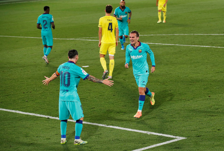 Bị VAR và xà ngang từ chối bàn thắng, Messi vẫn là người hùng giúp Barca đại thắng - Ảnh 1.
