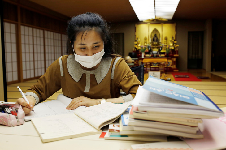 Ngôi chùa ở Tokyo đón công nhân Việt nương náu qua dịch COVID-19 - Ảnh 2.