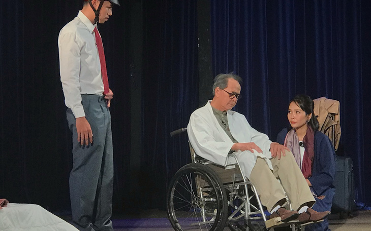 'Diễn viên hạng ba' của sân khấu Hồng Hạc: Tuổi nào cũng có vai để diễn
