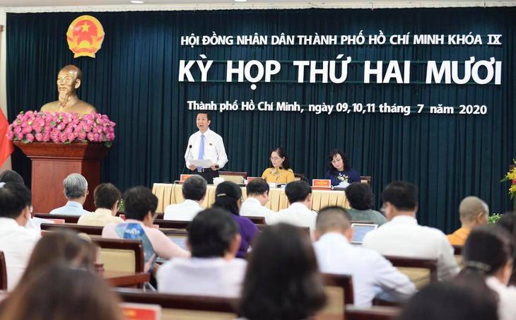 Bàn giải pháp gỡ khó thúc kinh tế TP.HCM phát triển - Ảnh 1.