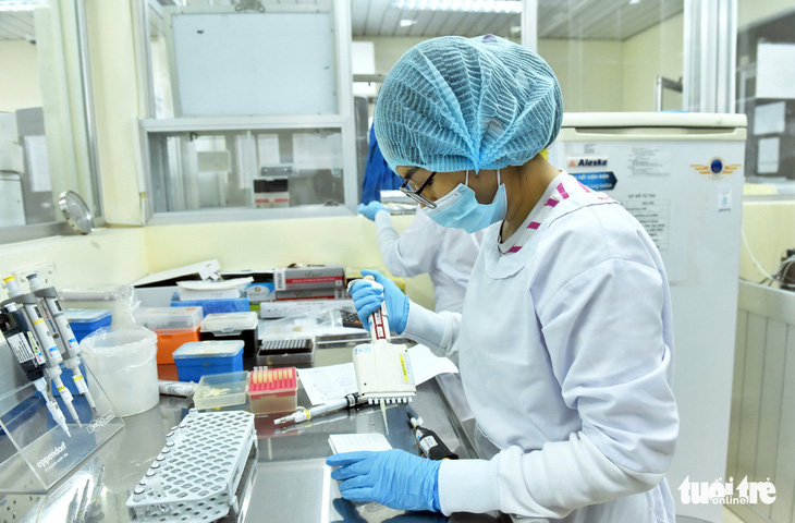 Việt Nam áp dụng phương pháp gộp mẫu để xét nghiệm phát hiện COVID-19 - Ảnh 1.