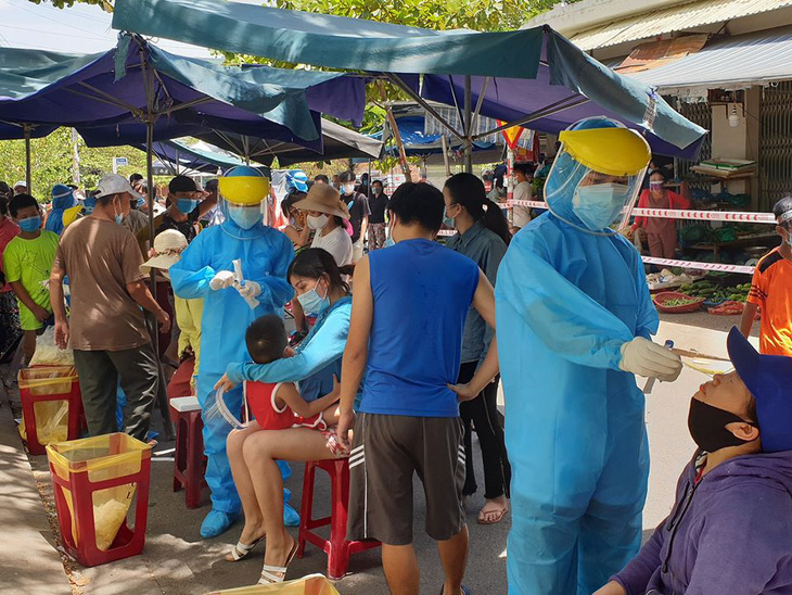 3 bệnh nhân COVID-19 đi chợ Nại Hiên Đông, khẩn cấp dừng hoạt động chợ - Ảnh 1.