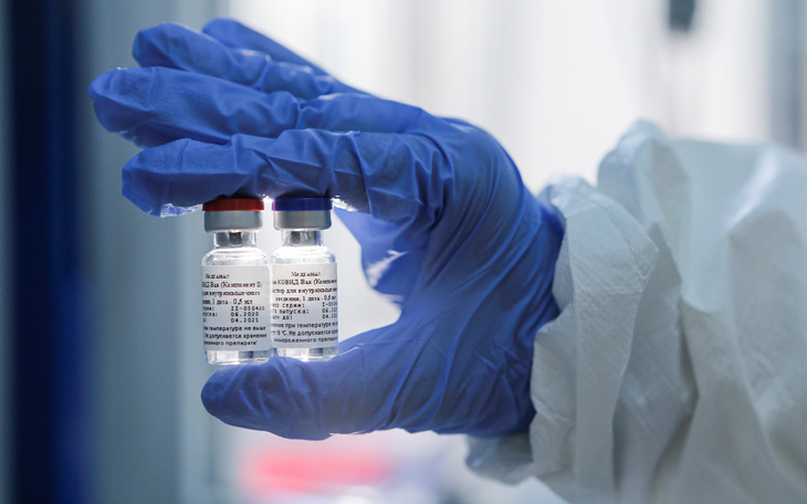 Các nước phản ứng ra sao trước thông tin Nga có vắcxin COVID-19?