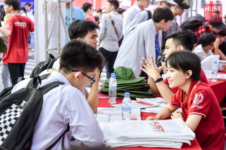 Hơn 5.600 thí sinh dự kiểm tra tư duy của Trường đại học Bách khoa Hà Nội - Ảnh 1.