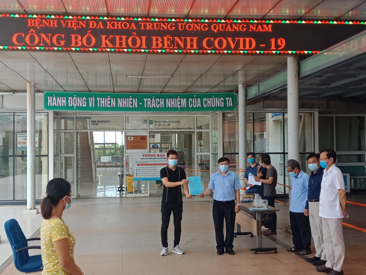Hai bệnh nhân COVID-19 ở Quảng Nam đã khỏi bệnh xuất viện - Ảnh 2.