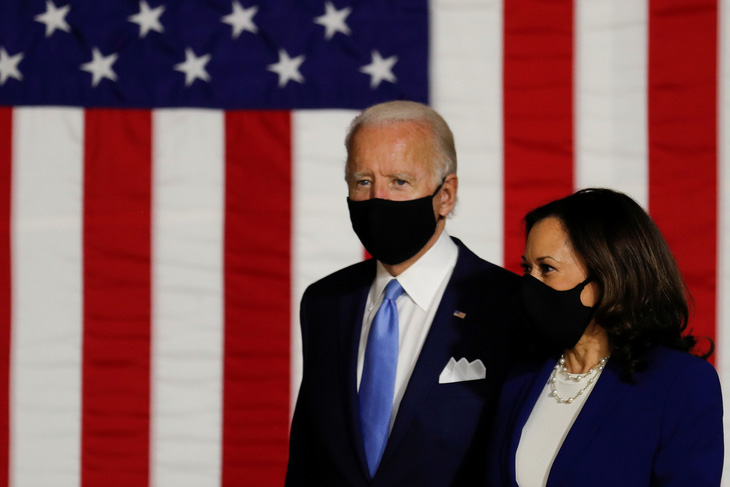 Ông Joe Biden kêu gọi thống đốc bang bắt buộc đeo khẩu trang - Ảnh 1.