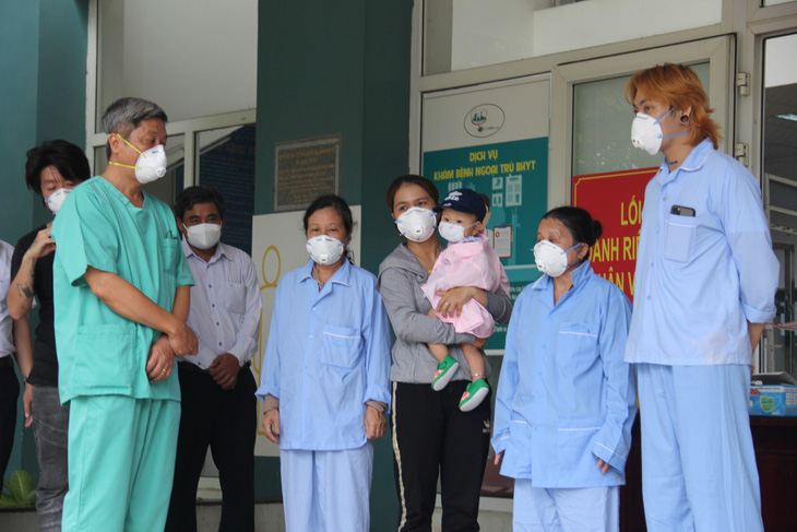 Đà Nẵng tiếp tục cho xuất viện 5 bệnh nhân khỏi COVID-19 - Ảnh 1.
