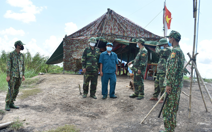 An Giang: phạt người không đeo khẩu trang khi ra đường