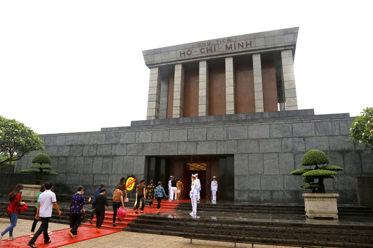 Mở cửa Lăng Chủ tịch Hồ Chí Minh từ 15-8 - Ảnh 1.