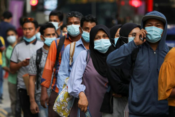Chuyên gia Singapore: Đột biến của virus corona lây nhanh nhưng ít gây chết người hơn - Ảnh 1.