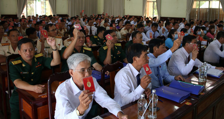 Chủ tịch huyện ở Long An không trúng vào Ban chấp hành Đảng bộ huyện - Ảnh 1.